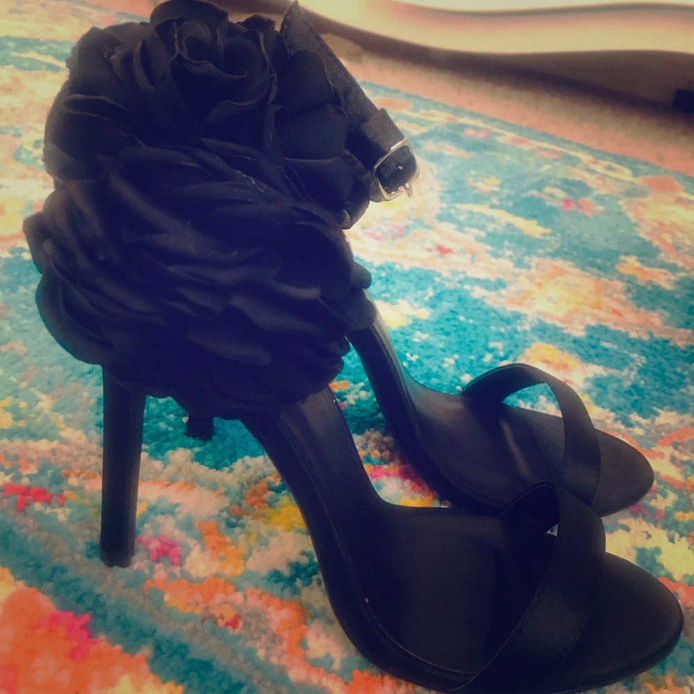 Woman satin heels💋